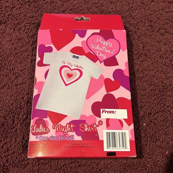 Happy Valentines Day night shirt for ladies , one size fits all ! NWT - Picture 2 of 2